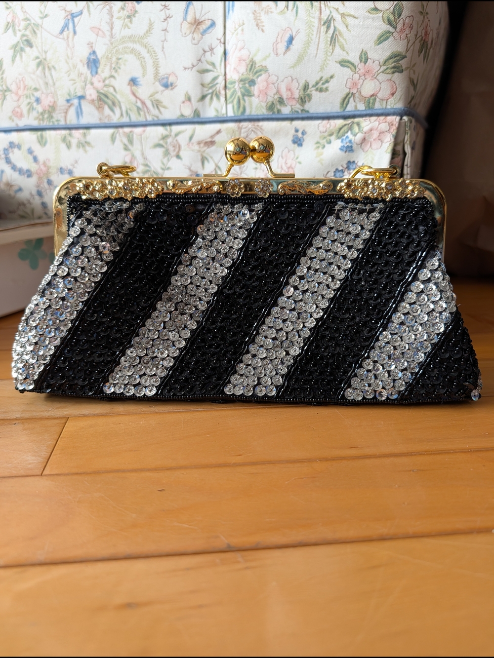 Sequin Beaded Handbag - Picture 2 of 10